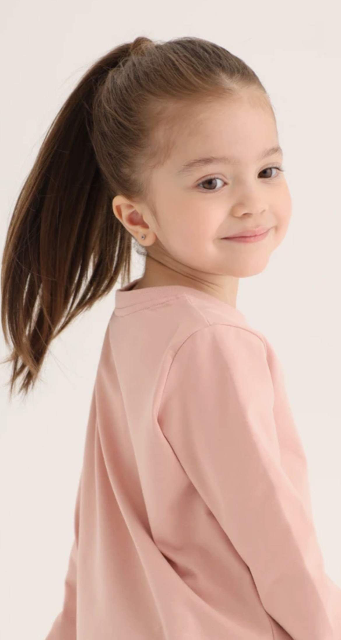 Камила И. (дети). Фото и видео продакшн в Москве — съемка для брендов и маркетплейсов