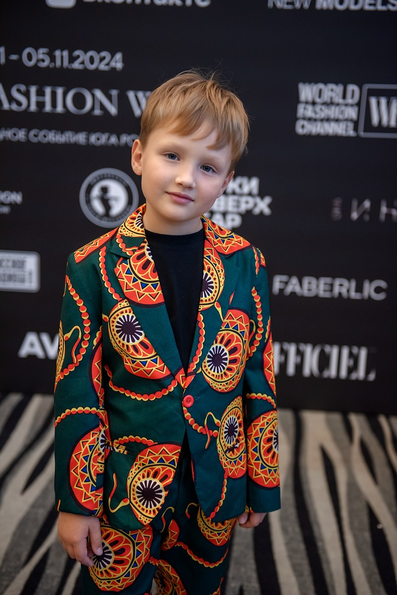 SochiFashionWeek2024 дизайнер Юлия Крылова. Семейный и коммерческий фотограф в Сочи Александр Бодунов