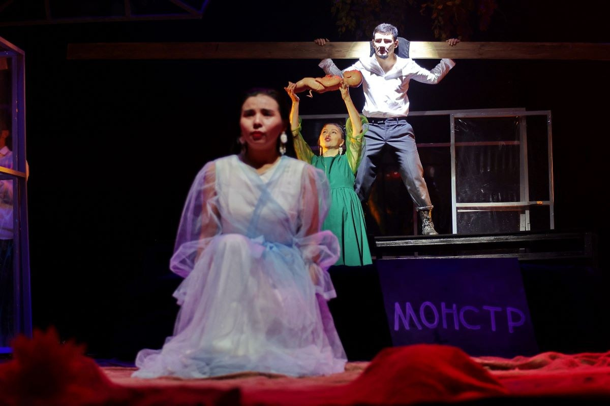 Макондо по мотивам романа Г. Маркеса «Сто лет одиночества». Режиссёр Даниил Филиппович