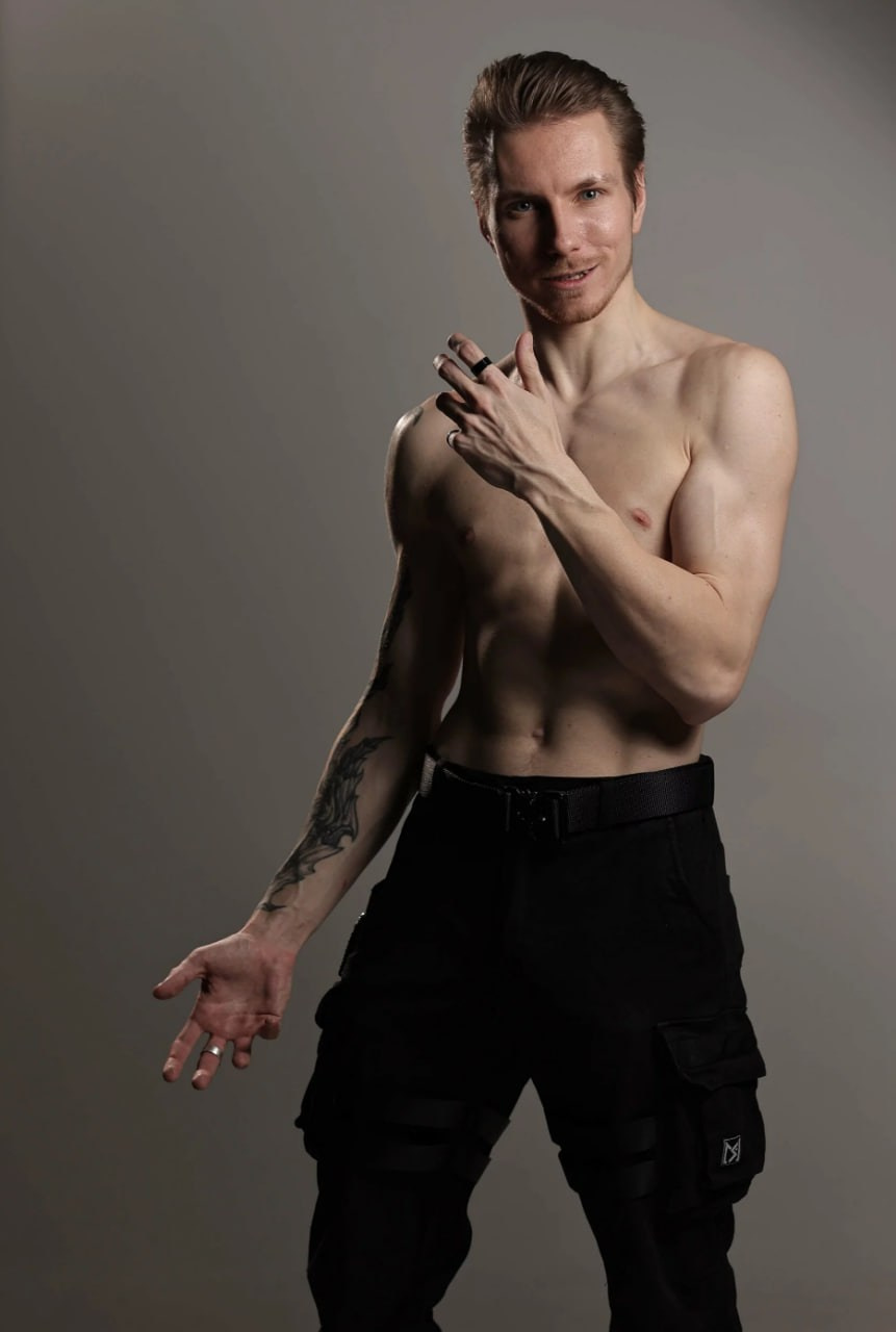 Роман, 175 см, 48-50 р-р. KED Production — продакшн из СПб. Создаём фото, видео и контент, который помогает брендам и селлерам продавать больше