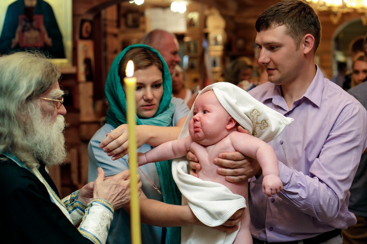 Крещение Храм всех Русских святых. п.Сосново. Фотограф на крещение в Санкт Петербурге