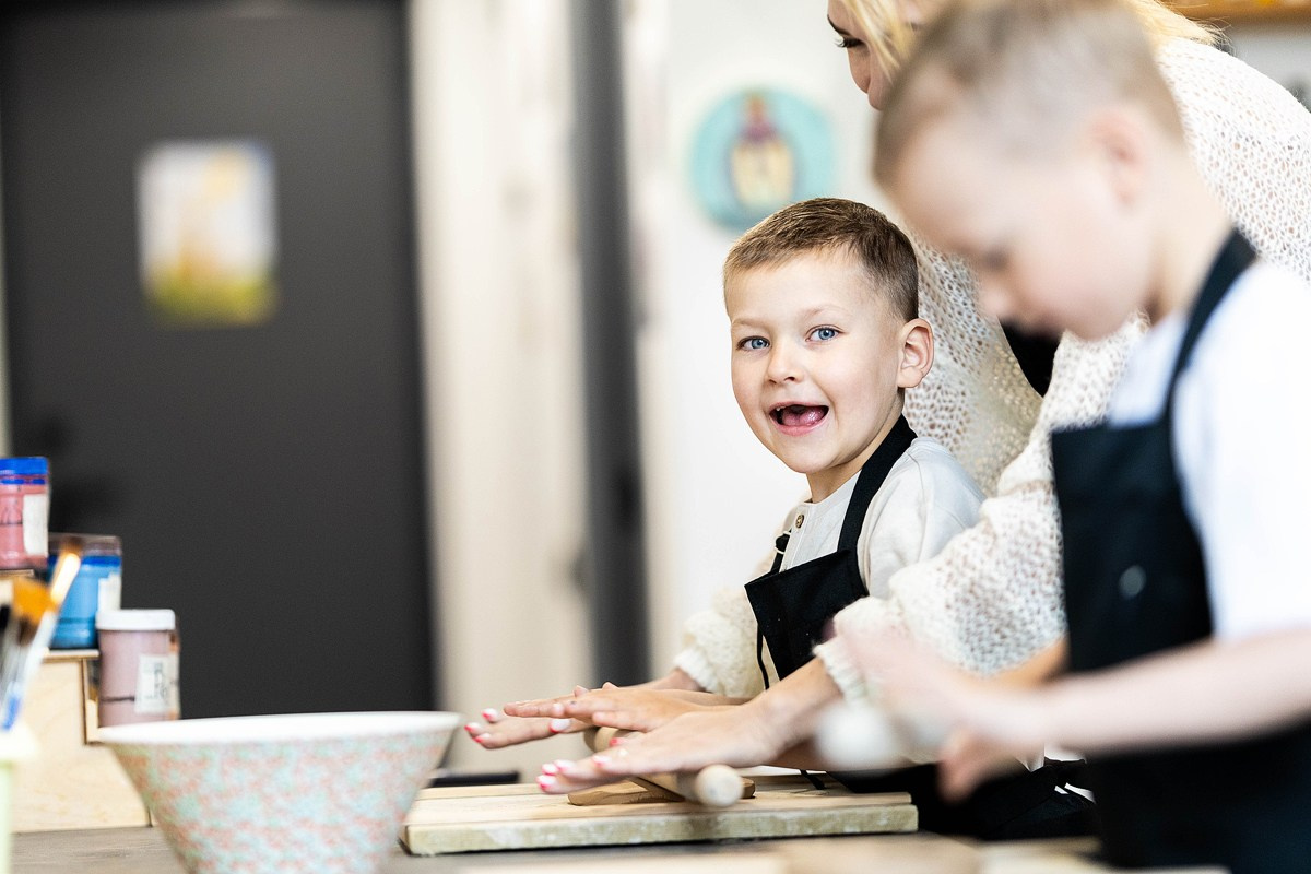 Семейные истории в гончарной мастерской. Детский и семейный фотограф Домодедово