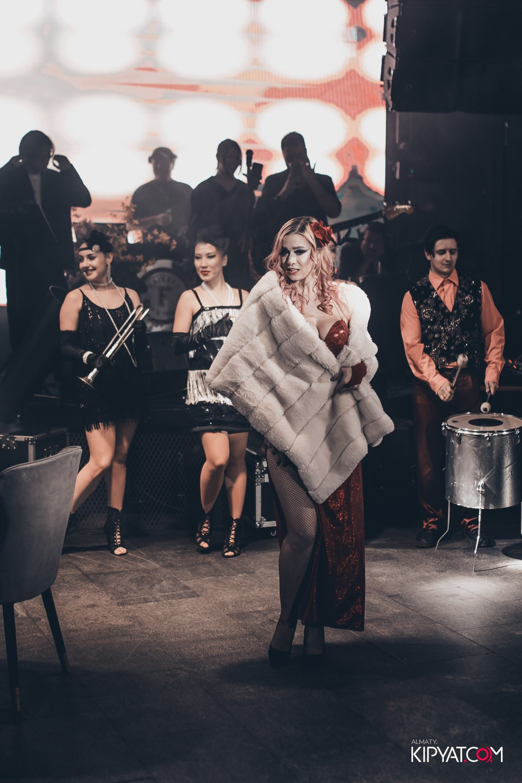 FRIENDS BAR & TERRACE. КИПЯТКОМ АЛМАТЫ!