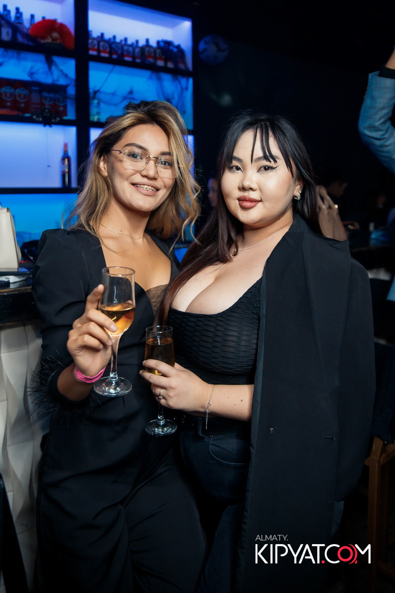 UYAT EMES BAR. КИПЯТКОМ АЛМАТЫ!