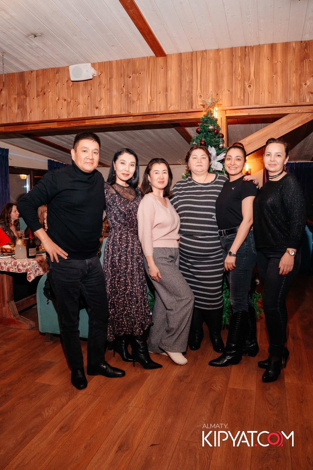 ГРУЗИНСКИЙ ДВОР НА КАБАНБАЙ БАТЫРА. КИПЯТКОМ АЛМАТЫ!