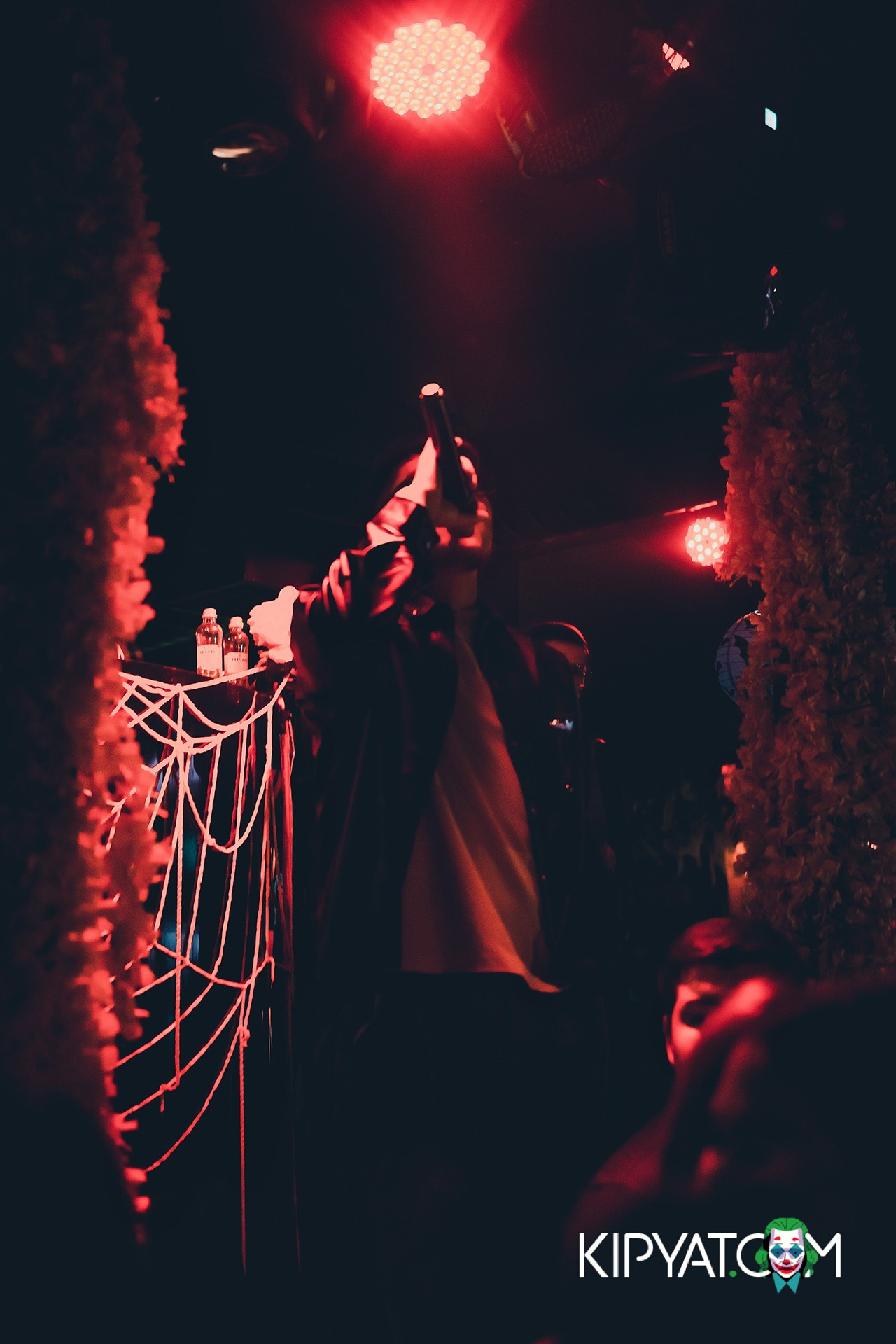 UYAT EMES BAR. КИПЯТКОМ АЛМАТЫ!