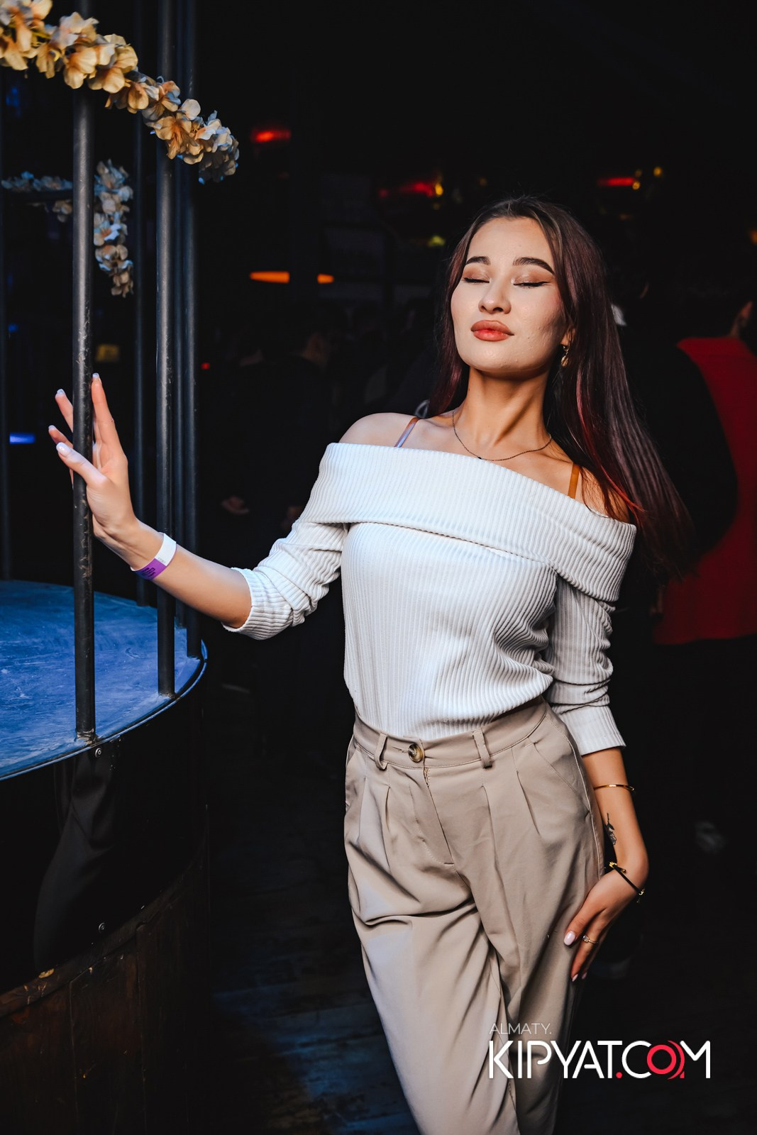 UYAT EMES BAR. КИПЯТКОМ АЛМАТЫ!