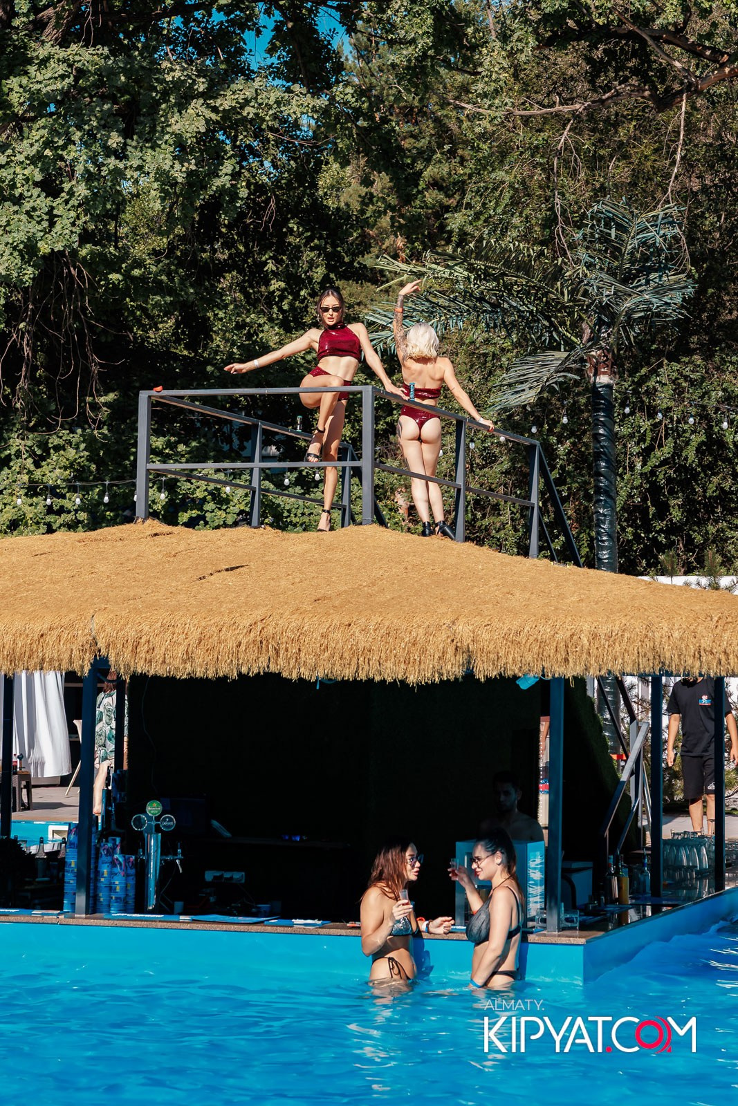 ПЕННАЯ ВЕЧЕРИНКА/ДЫМОВОЕ ШОУ/БАССЕЙН DELIGHT POOL. КИПЯТКОМ АЛМАТЫ!