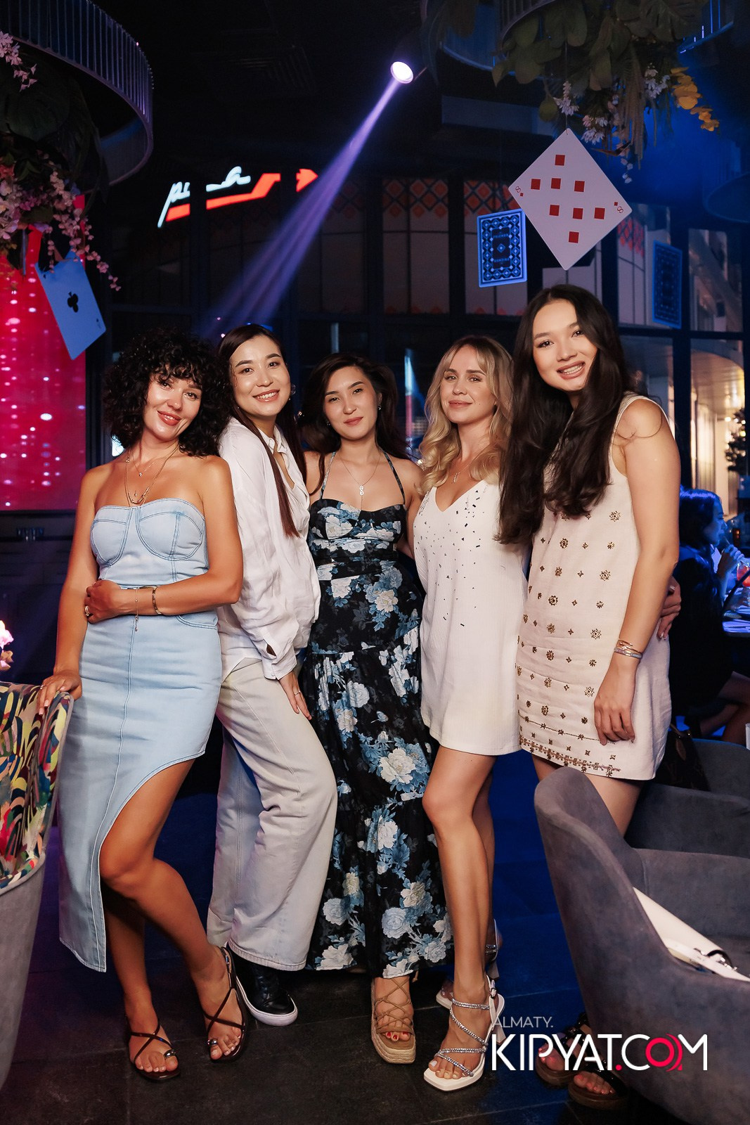 FRIENDS BAR & TERRACE. КИПЯТКОМ АЛМАТЫ!