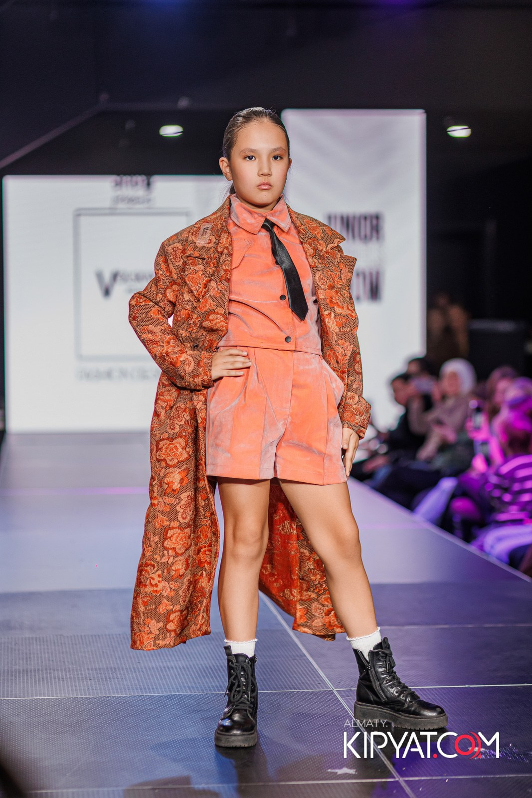 JUNIOR MODELS SHOW В РАМКАХ БЛАГОТВОРИТЕЛЬНОГО ПРОЕКТА МОДА ЗА СЧАСТЬЕ ДЕТЕЙ. КИПЯТКОМ АЛМАТЫ!