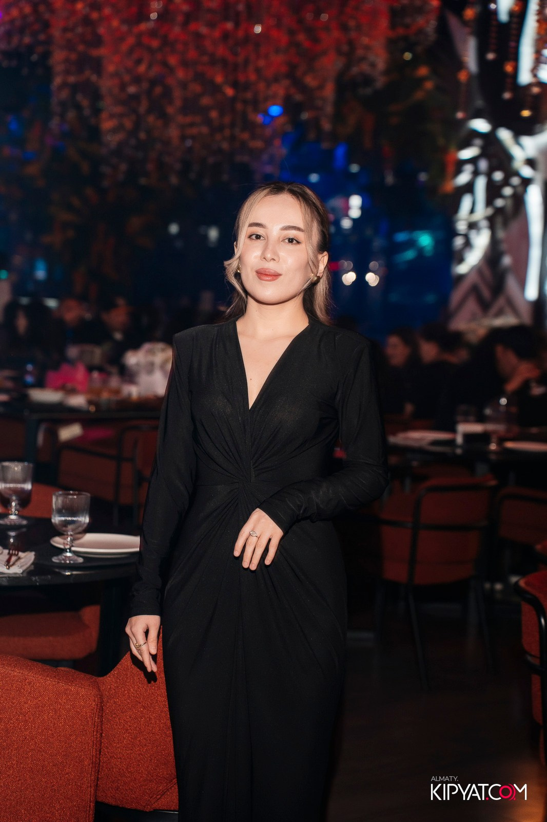 FRIENDS BAR & TERRACE. КИПЯТКОМ АЛМАТЫ!