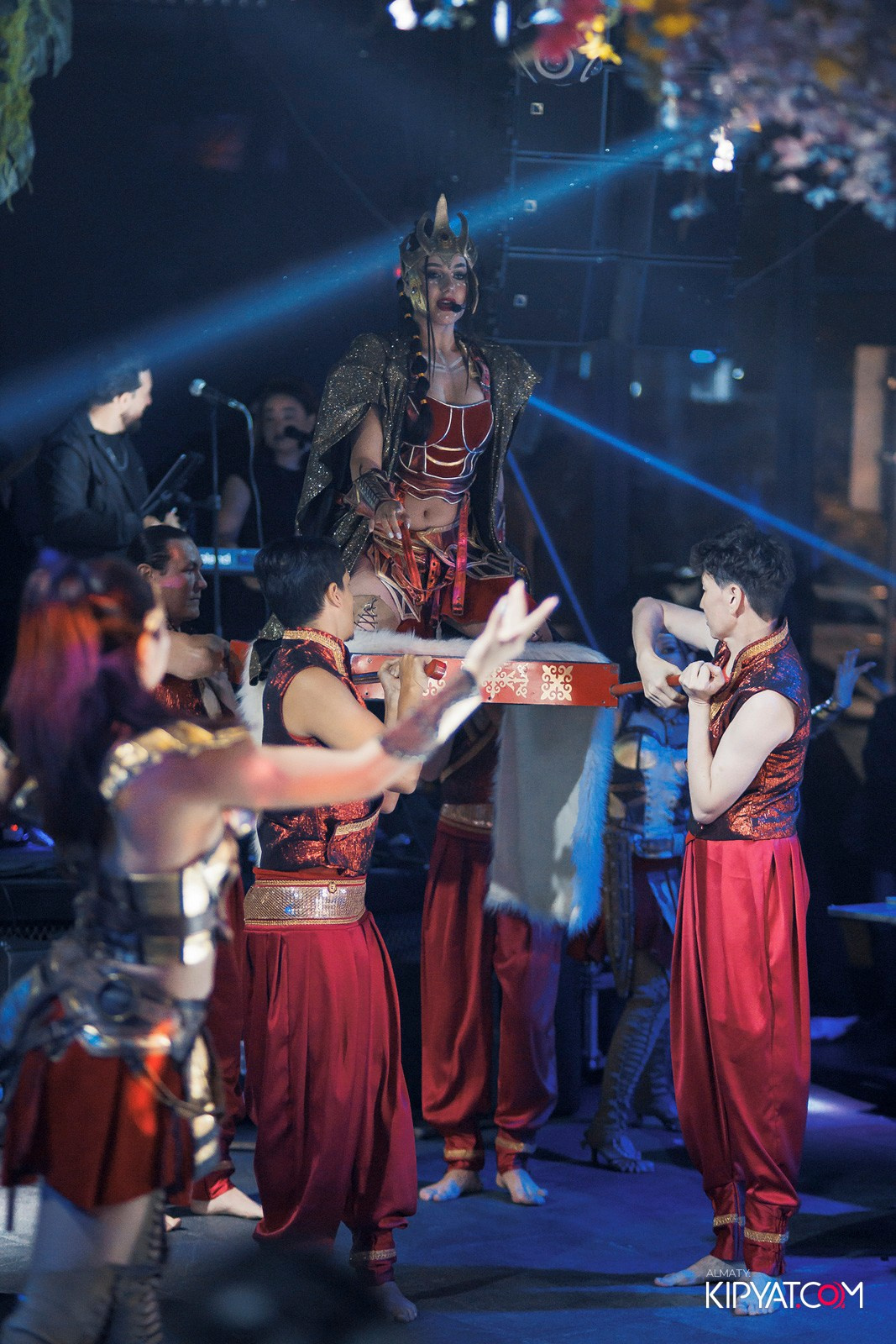 FRIENDS BAR & TERRACE. КИПЯТКОМ АЛМАТЫ!