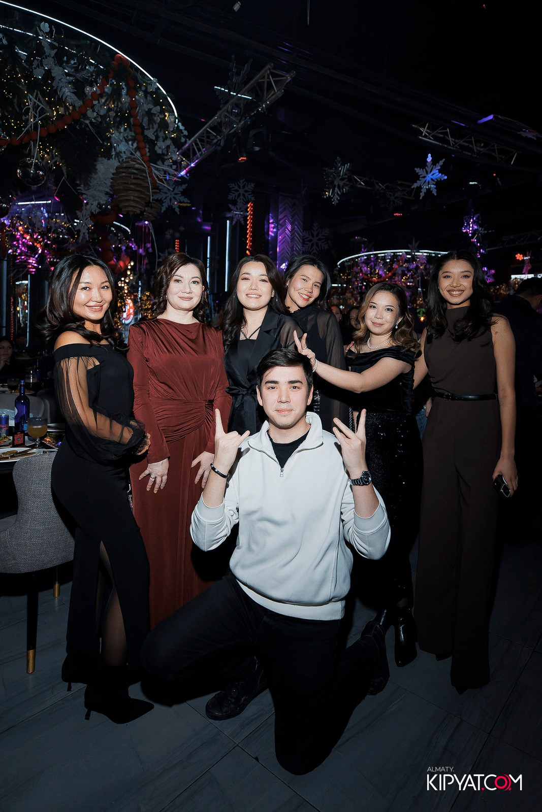 FRIENDS BAR & TERRACE. КИПЯТКОМ АЛМАТЫ! Фотосъемка мероприятий в Алматы