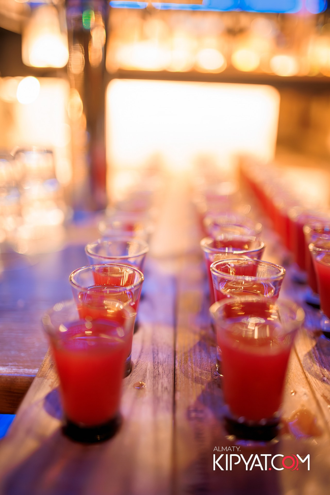 ШАШЛЫКОФФ. КИПЯТКОМ АЛМАТЫ!