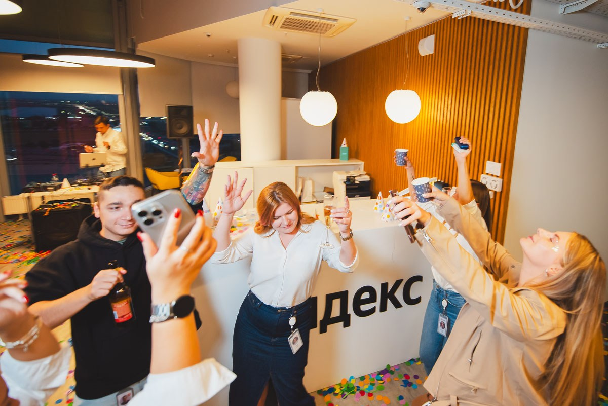 БЦ «5 МОРЕЙ» День рождения «YANDEX» Ростов-на-Дону