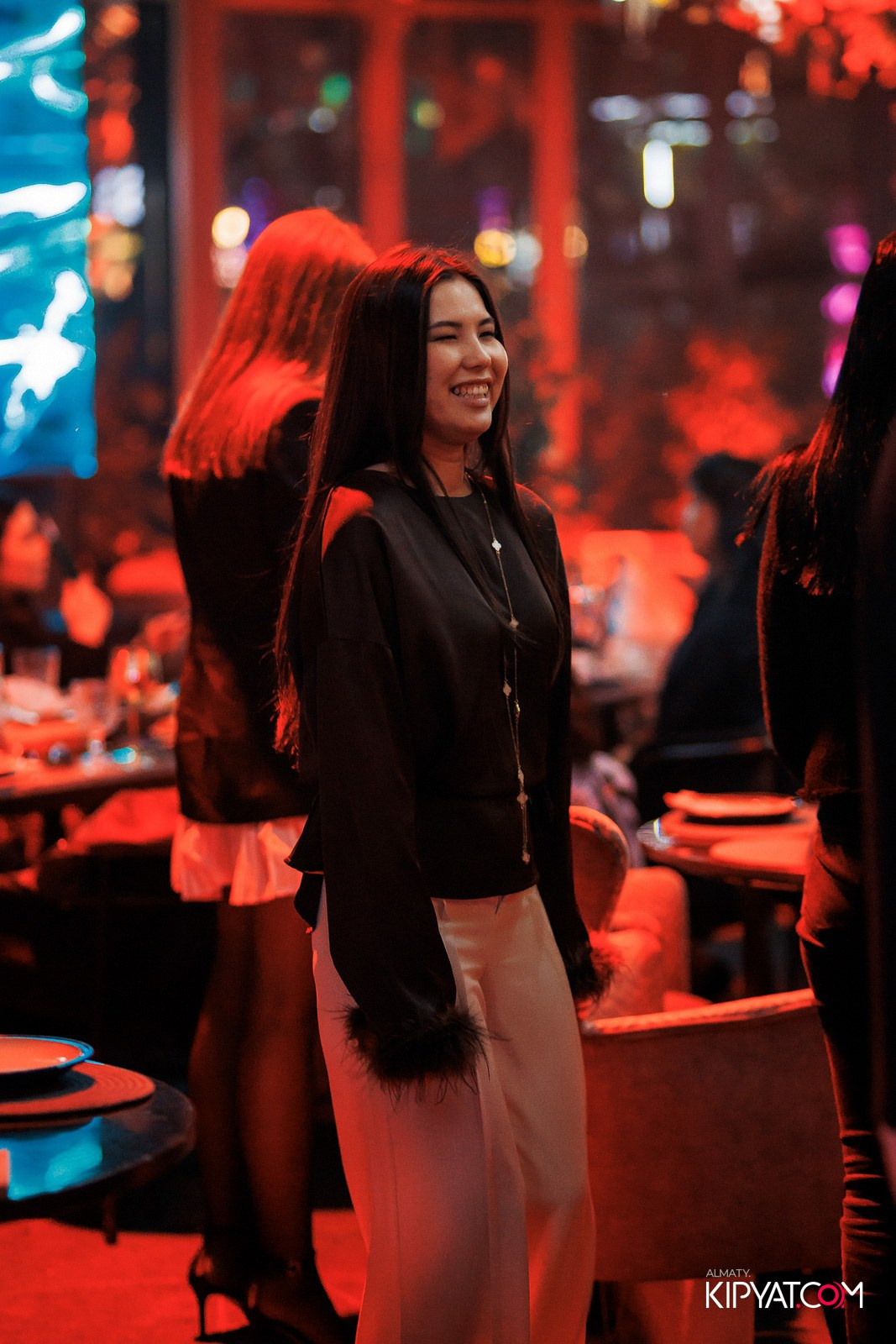 FRIENDS BAR & TERRACE. КИПЯТКОМ АЛМАТЫ!