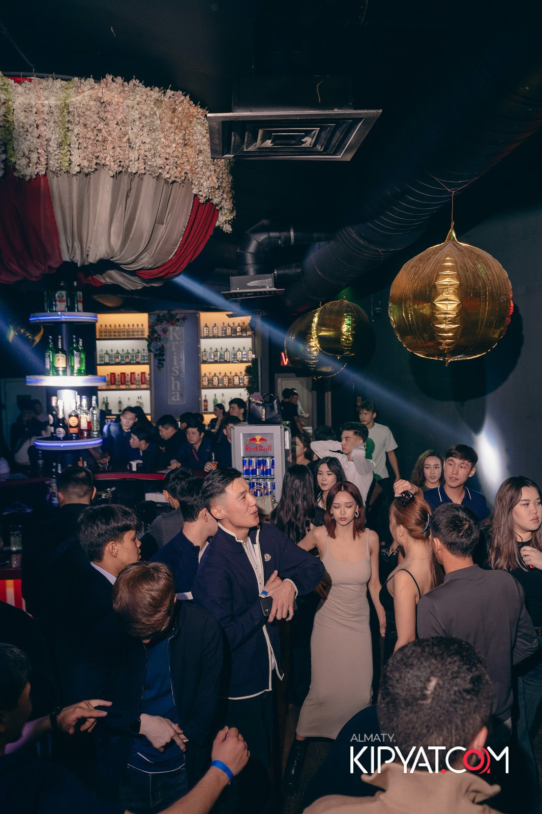 UYAT EMES BAR. КИПЯТКОМ АЛМАТЫ!