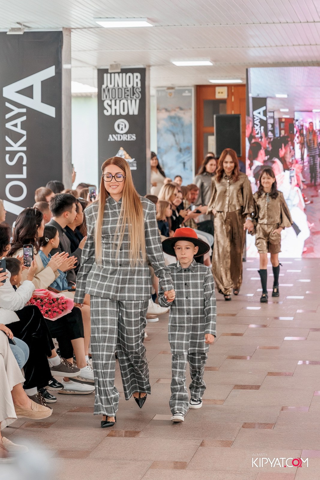 JUNIOR FASHION SHOW. КИПЯТКОМ АЛМАТЫ!