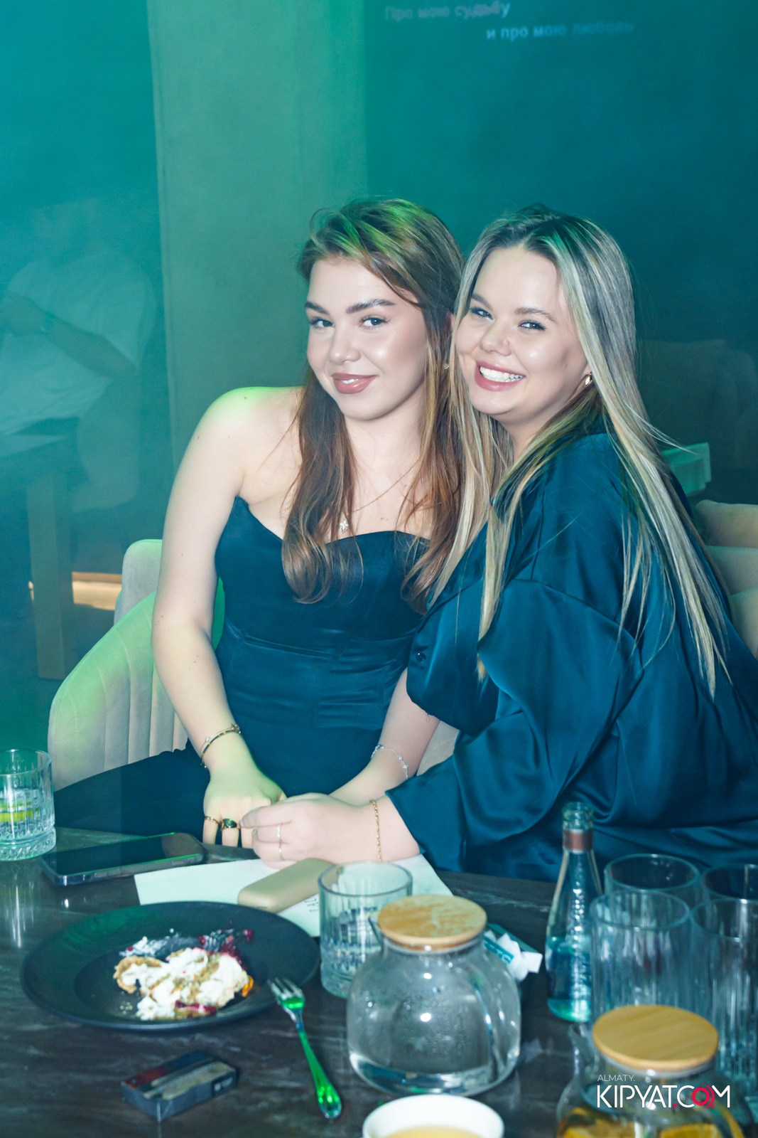 LAUREATE KARAOKE HALL. КИПЯТКОМ АЛМАТЫ!