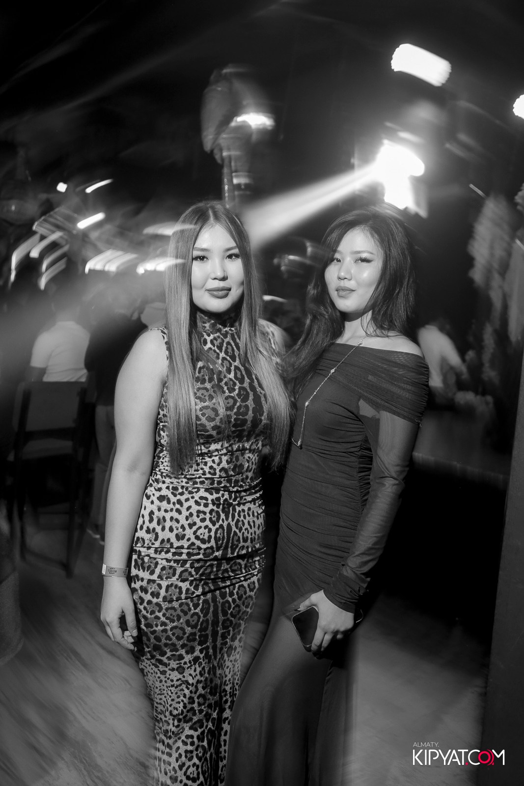 UYAT EMES BAR. КИПЯТКОМ АЛМАТЫ!