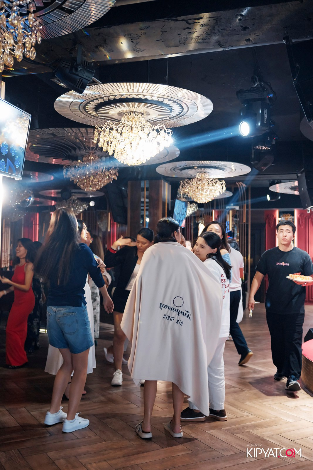 ЗАЯ, НА БИС. КИПЯТКОМ АЛМАТЫ!