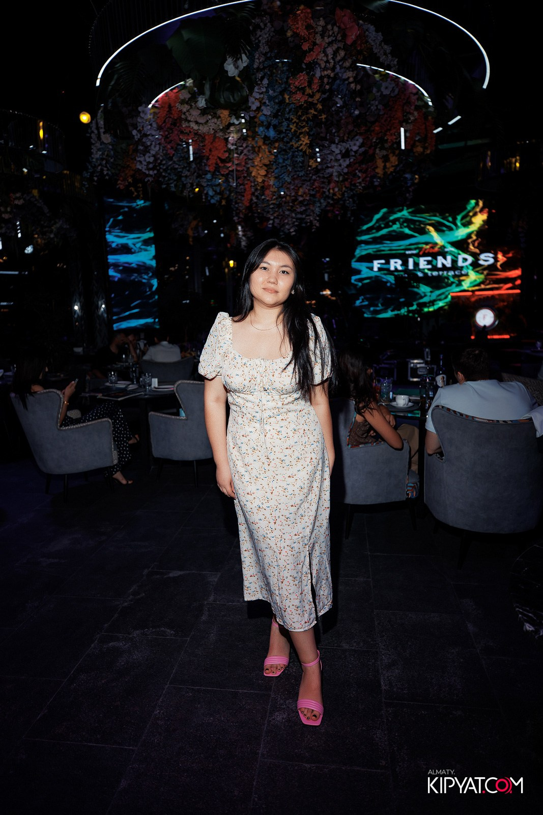 FRIENDS BAR & TERRACE. КИПЯТКОМ АЛМАТЫ!