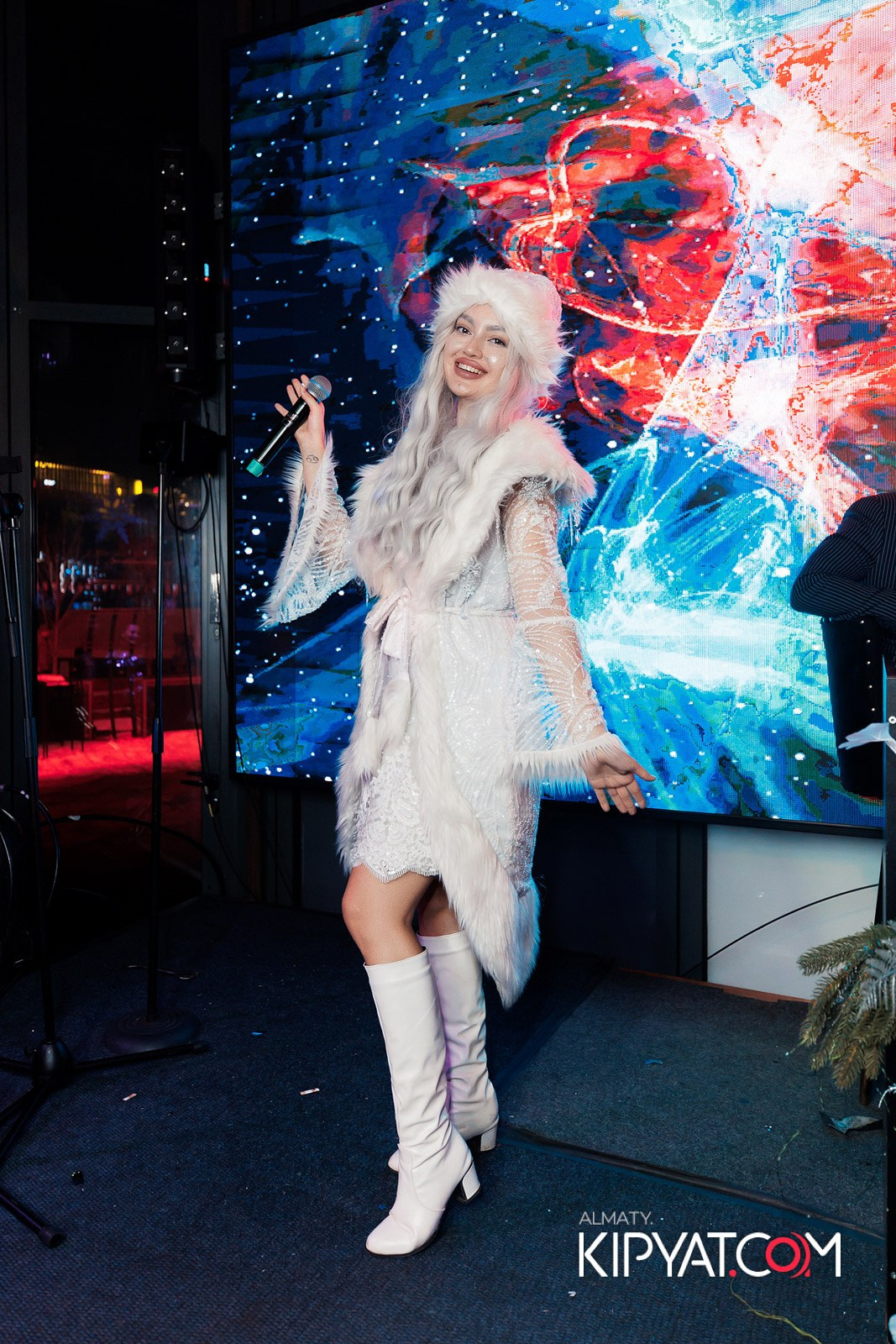 FRIENDS BAR & TERRACE. КИПЯТКОМ АЛМАТЫ!