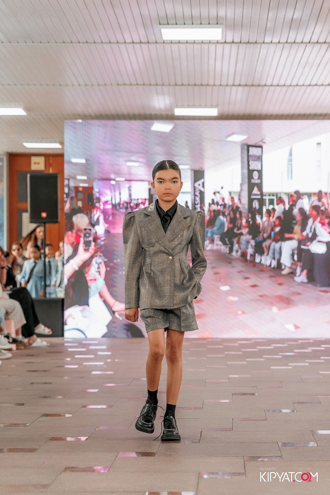 JUNIOR FASHION SHOW. КИПЯТКОМ АЛМАТЫ!