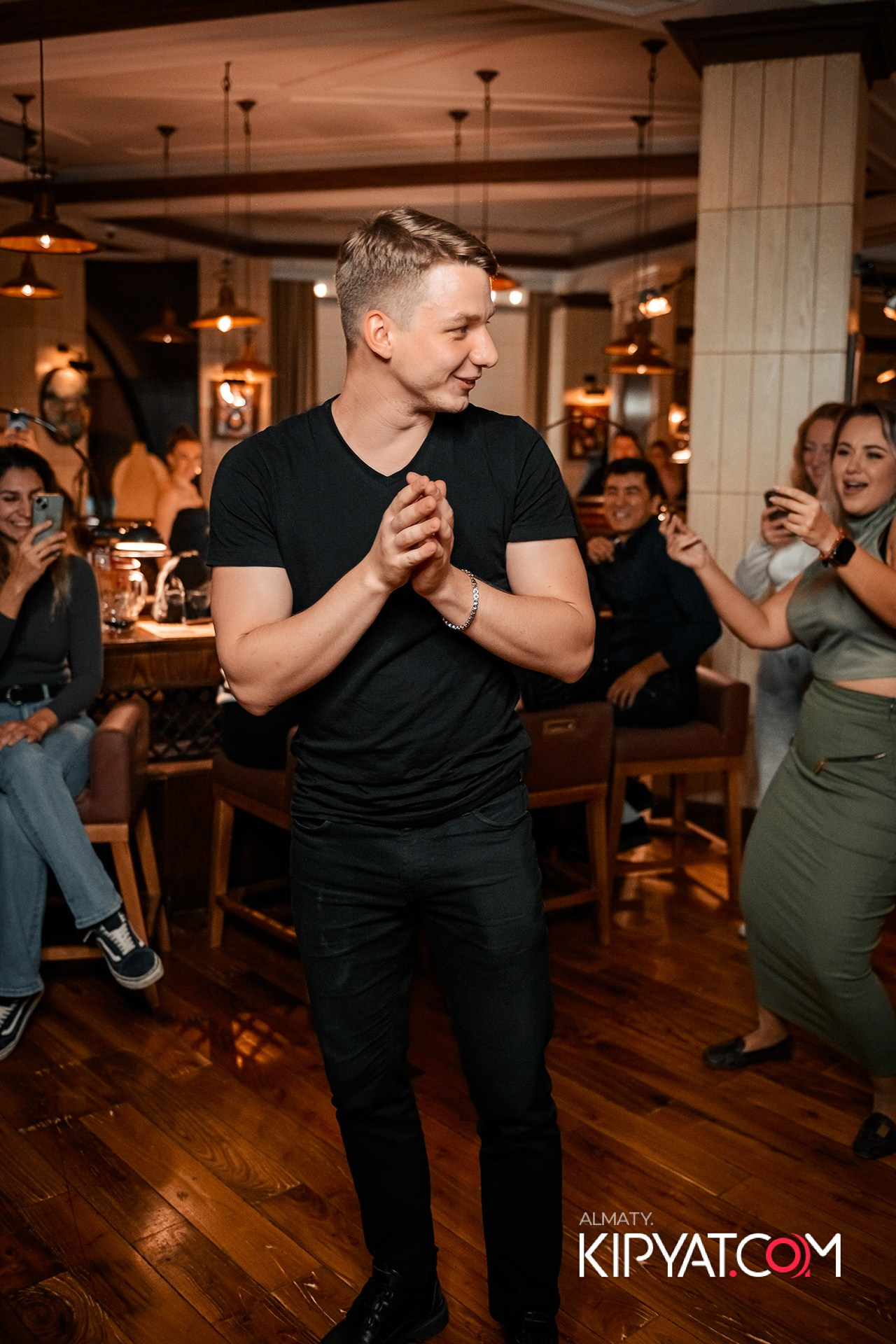 ЖИГУЛИ БАР. КИПЯТКОМ АЛМАТЫ!