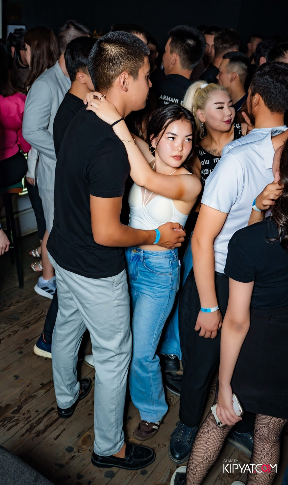 UYAT EMES BAR. КИПЯТКОМ АЛМАТЫ!