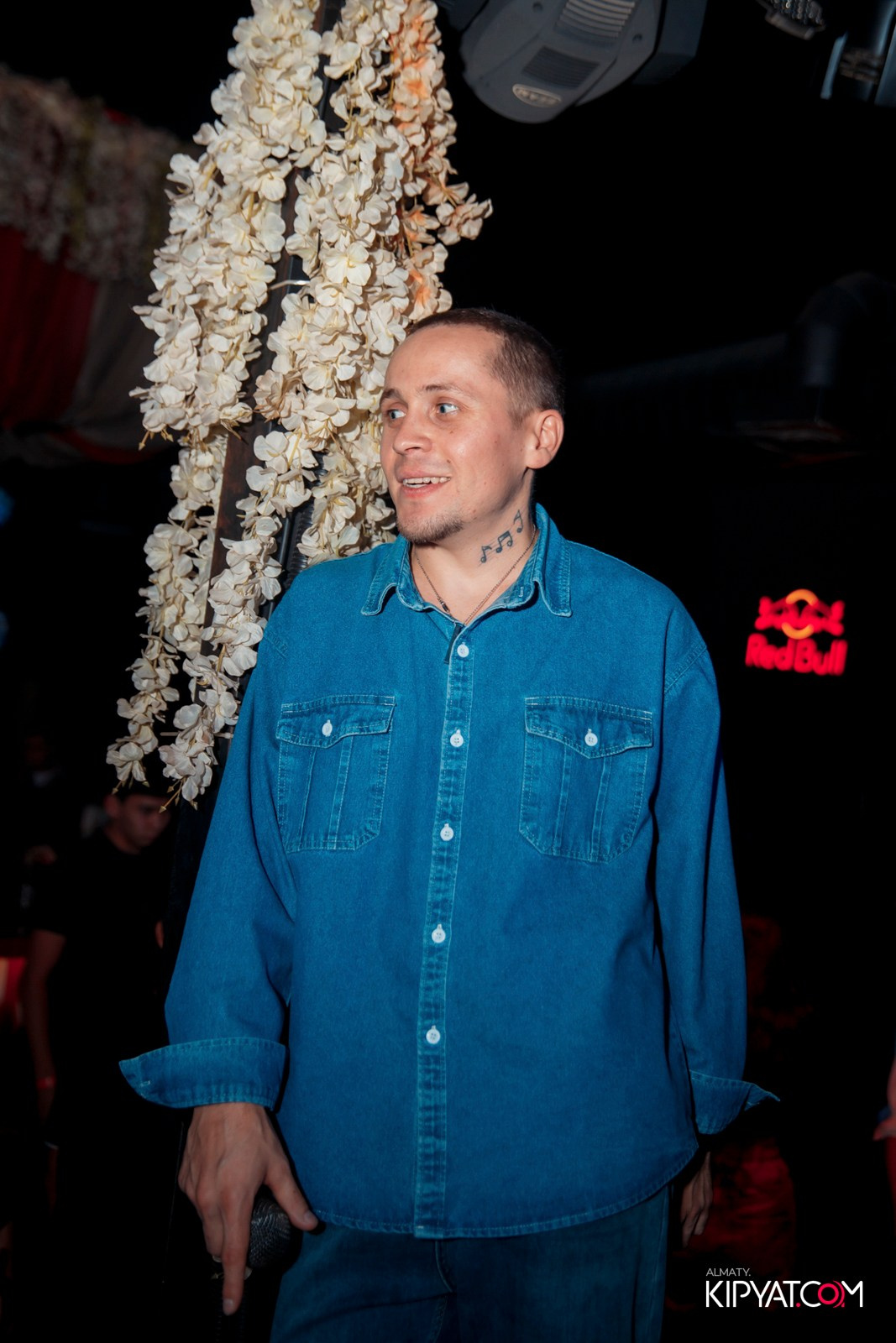 UYAT EMES BAR. КИПЯТКОМ АЛМАТЫ!