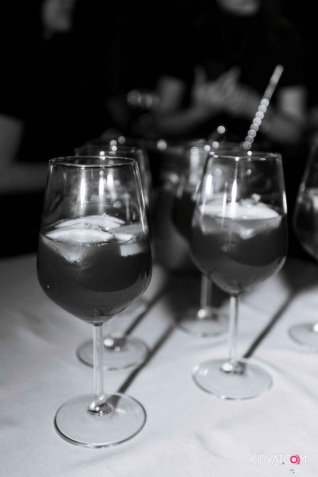 OLOVO BAR НА САТПАЕВА. КИПЯТКОМ АЛМАТЫ! Фотосъемка мероприятий в Алматы