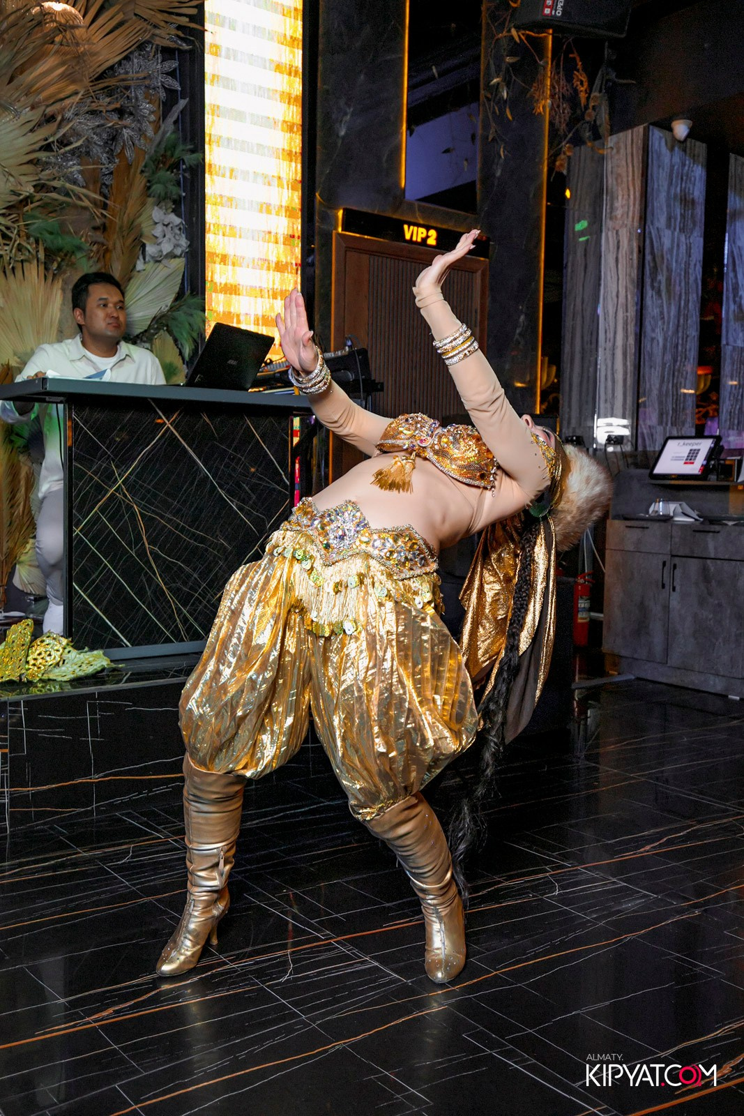 БАР ПАНАЕХАЛИ НА ДОСТЫК. КИПЯТКОМ АЛМАТЫ! Фотосъемка мероприятий в Алматы