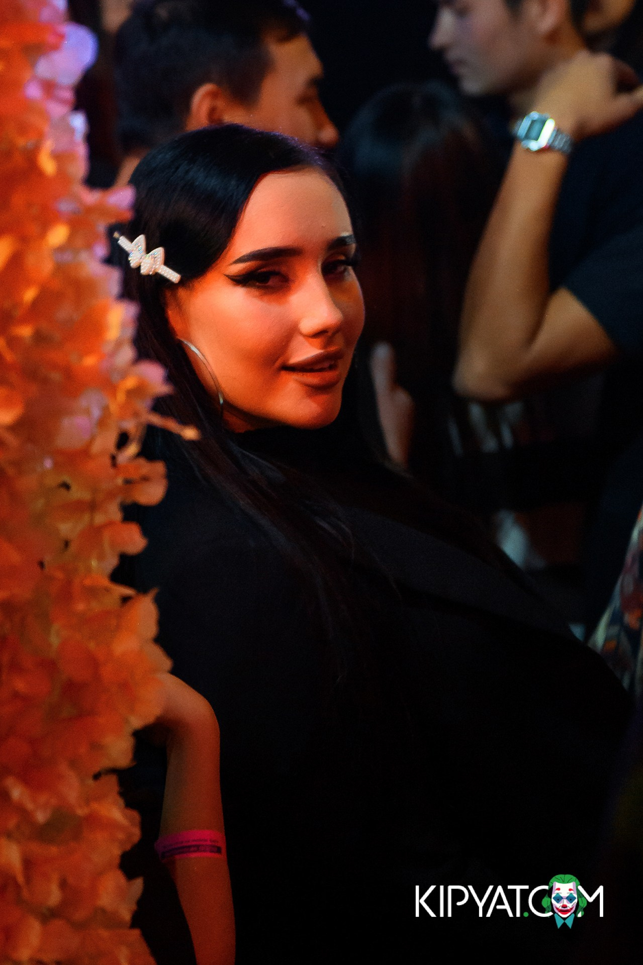 UYAT EMES BAR. КИПЯТКОМ АЛМАТЫ!