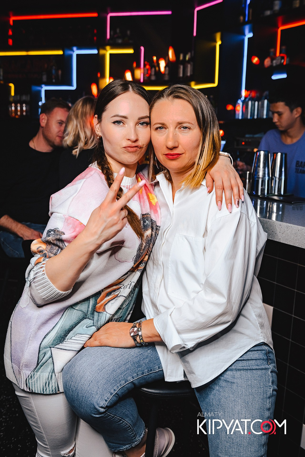 ВЫСТУПЛЕНИЕ ГРУППЫ ВИРУС SANTA BARBARA. КИПЯТКОМ АЛМАТЫ!