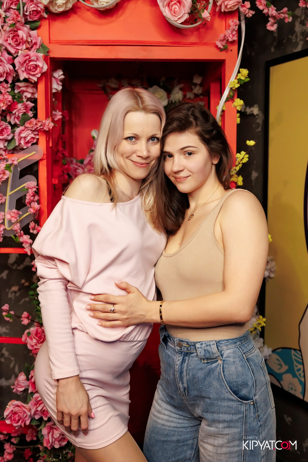 МУЗЫКАЛЬНОЕ ЛОТО В HIT RETRO. КИПЯТКОМ АЛМАТЫ! Фотосъемка мероприятий в Алматы