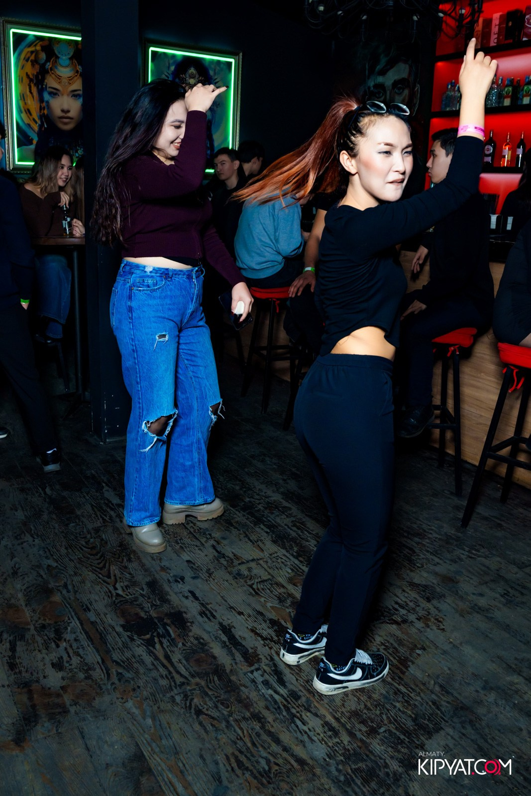 UYAT EMES BAR. КИПЯТКОМ АЛМАТЫ! Фотосъемка мероприятий в Алматы