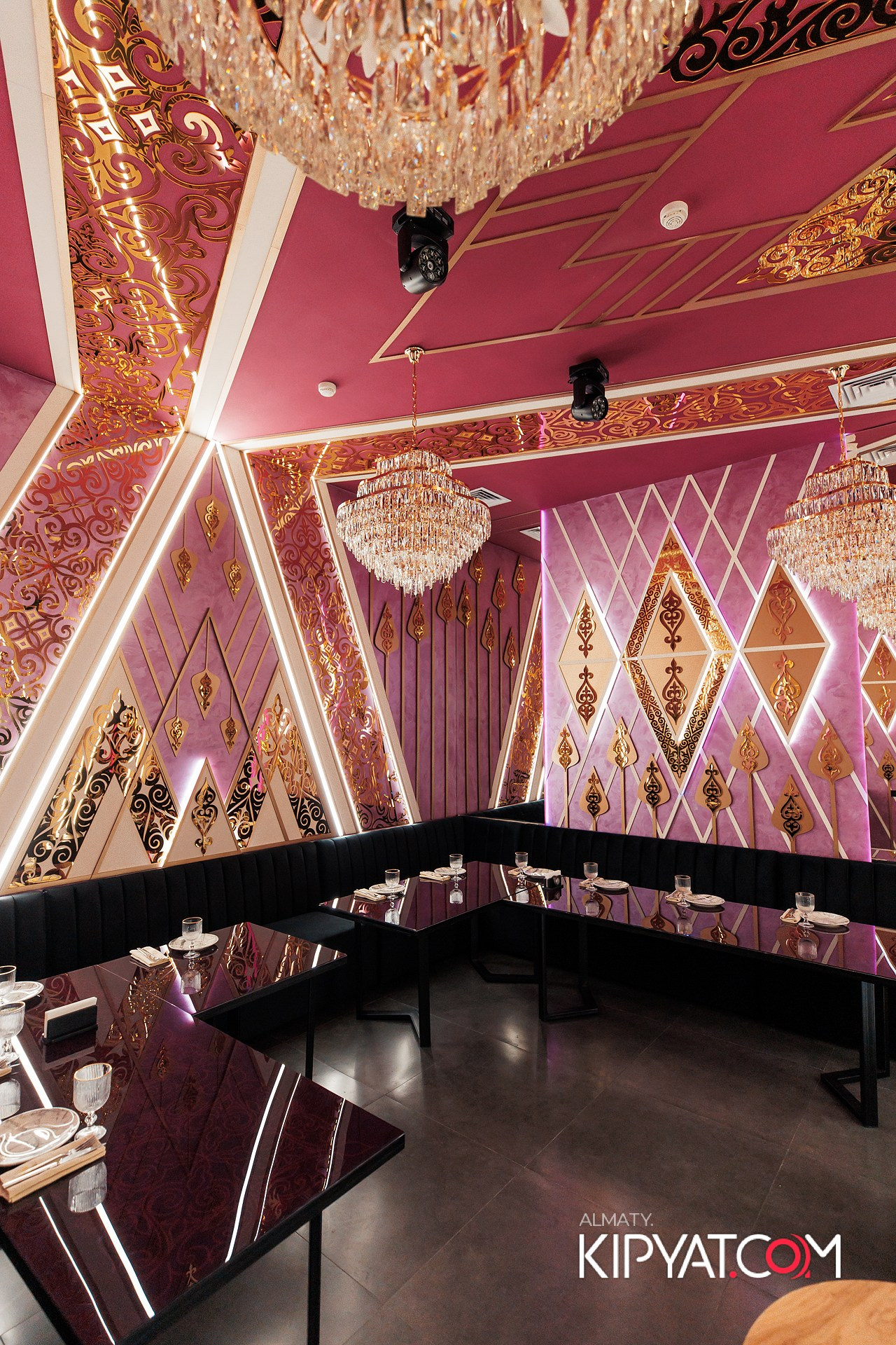 MOOD KARAOKE & TERRACE. КИПЯТКОМ АЛМАТЫ!