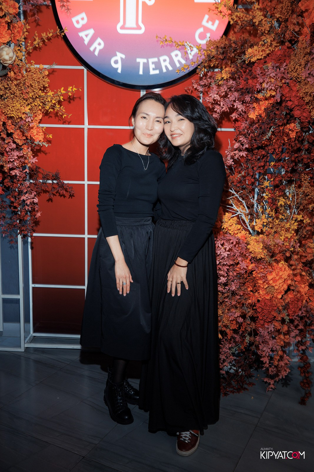 FRIENDS BAR & TERRACE. КИПЯТКОМ АЛМАТЫ!