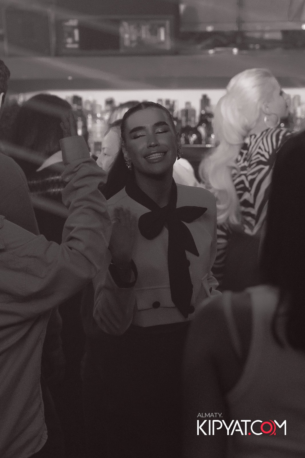 SANTA BARBARA — ВЫСТУПЛЕНИЕ LIZWI. КИПЯТКОМ АЛМАТЫ!