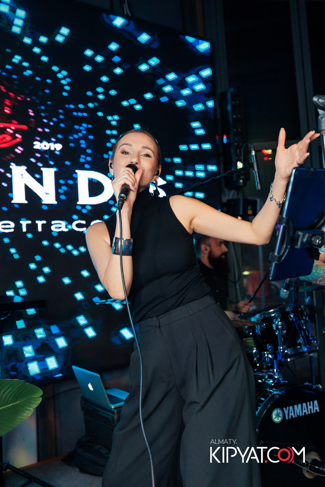 FRIENDS TERRACE & BAR. КИПЯТКОМ АЛМАТЫ! Фотосъемка мероприятий в Алматы