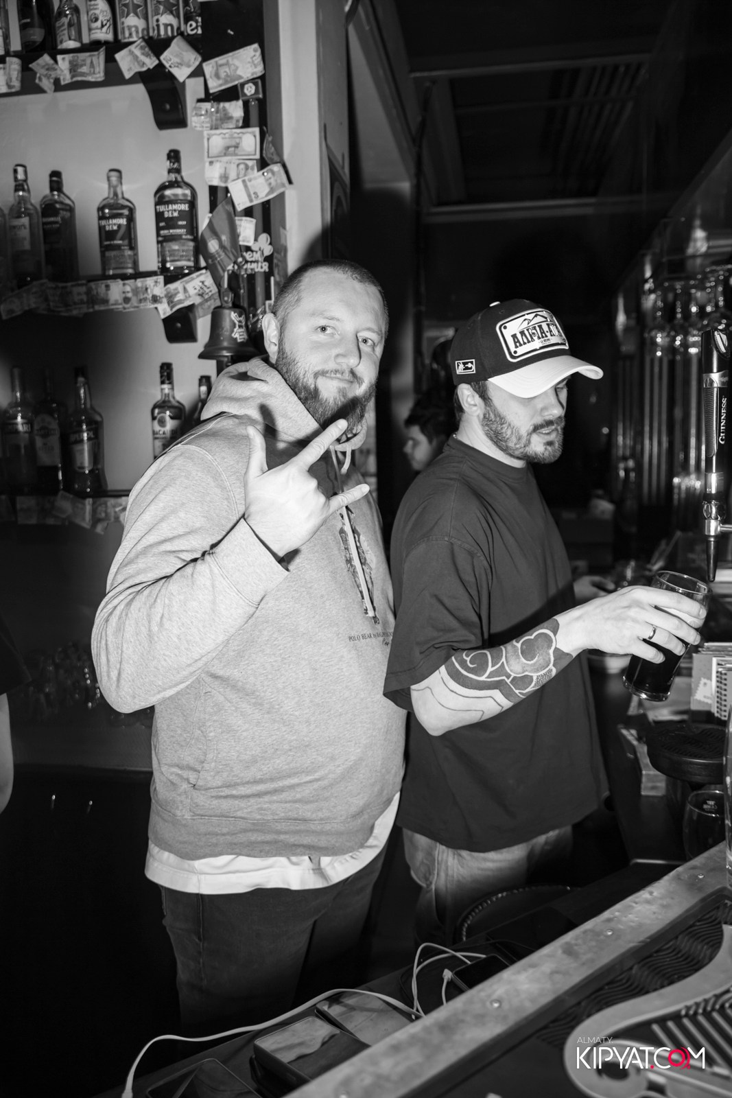 HARATS IRISH PUB НА АЛЬ-ФАРАБИ. КИПЯТКОМ АЛМАТЫ! Фотосъемка мероприятий в Алматы