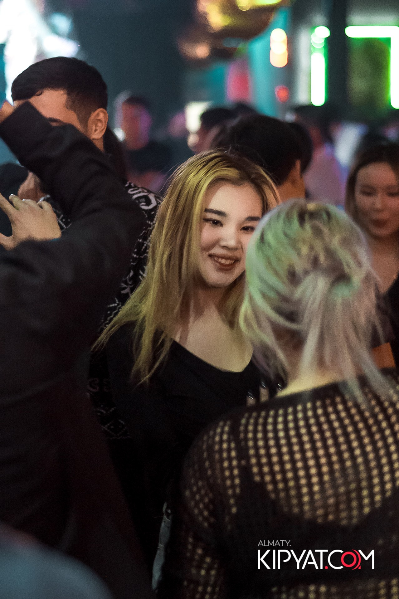 UYAT EMES BAR. КИПЯТКОМ АЛМАТЫ!