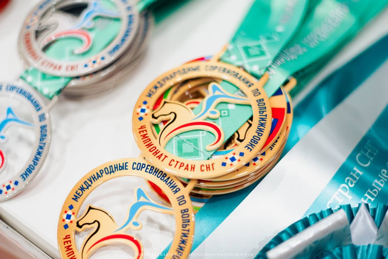 ВОЛЬТИЖИРОВКА — ЧЕМПИОНАТ СНГ. Куракина Дарья • Конный фотограф