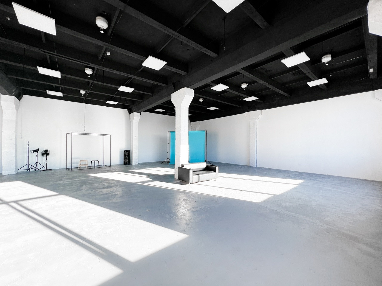 Павильон № 2 Большой. Киноцех «5loft» видеостудия в Ижевске