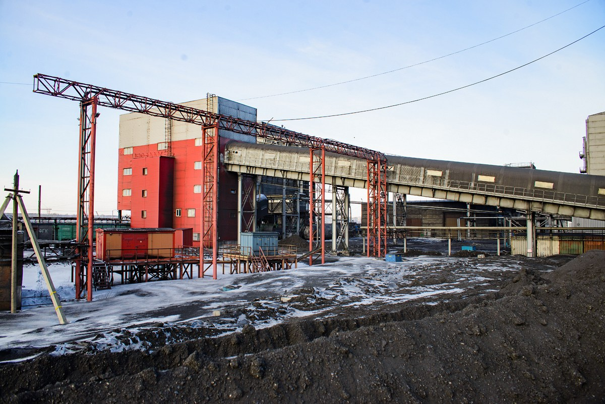 СИБАНТРАЦИТ угольный разрез. Фотограф Сергей Сергеев