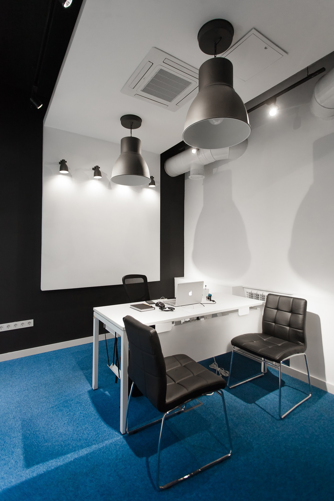 Black and white space. Репортажный фотограф в Алмате Чумаков Георгий