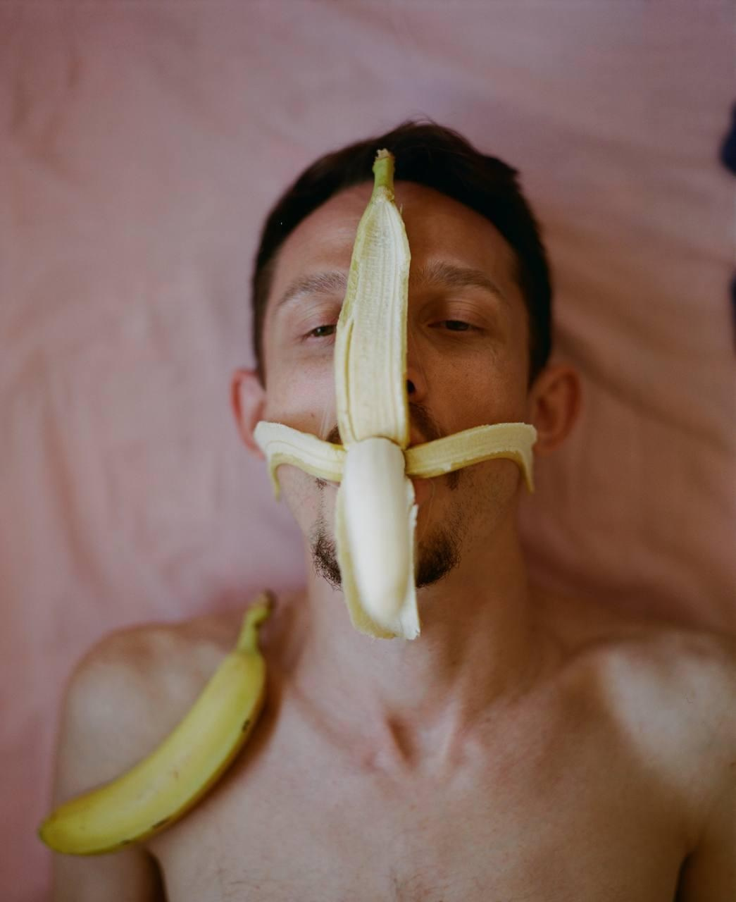 Pink banana eggs. Софа Катастрофа, Одичание. фотохудожница, креативный продюсер, автор. Nude, eros, портретный фотограф