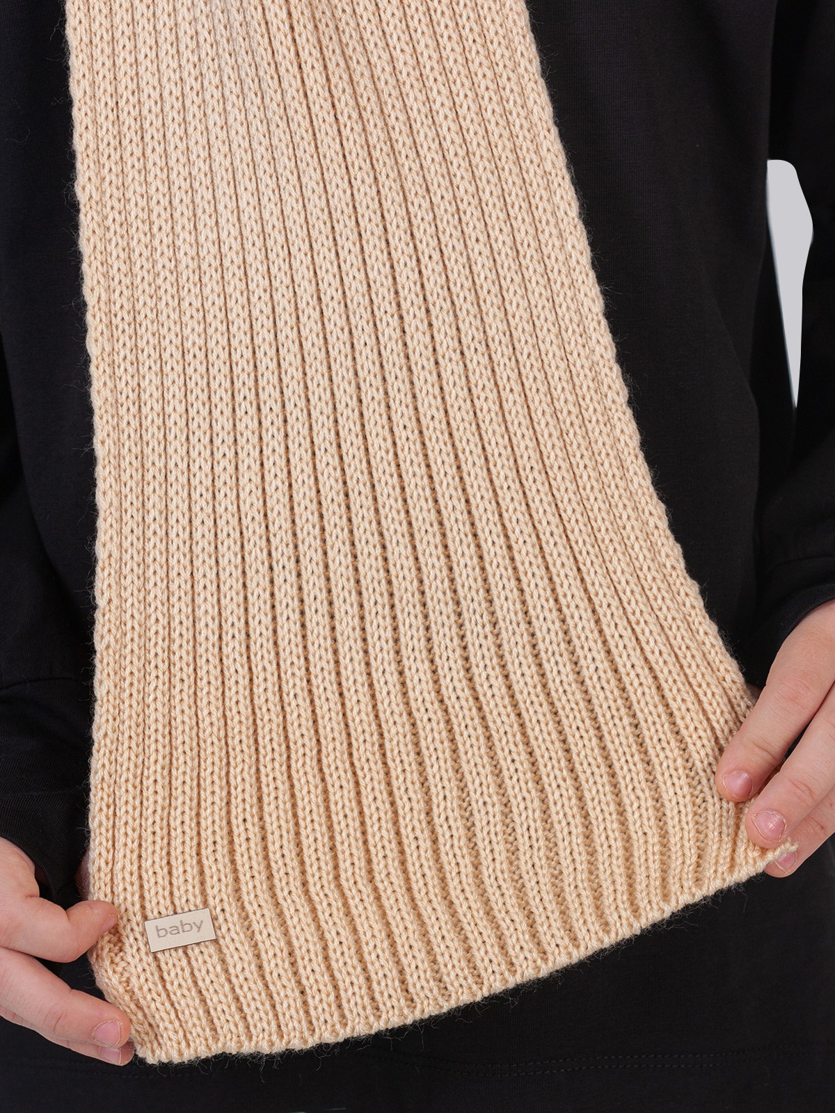 Фотосъёмка детских шарфов для валдберриз. Сборные фотосъёмки в Москве. фотосессии одежды.фотограф