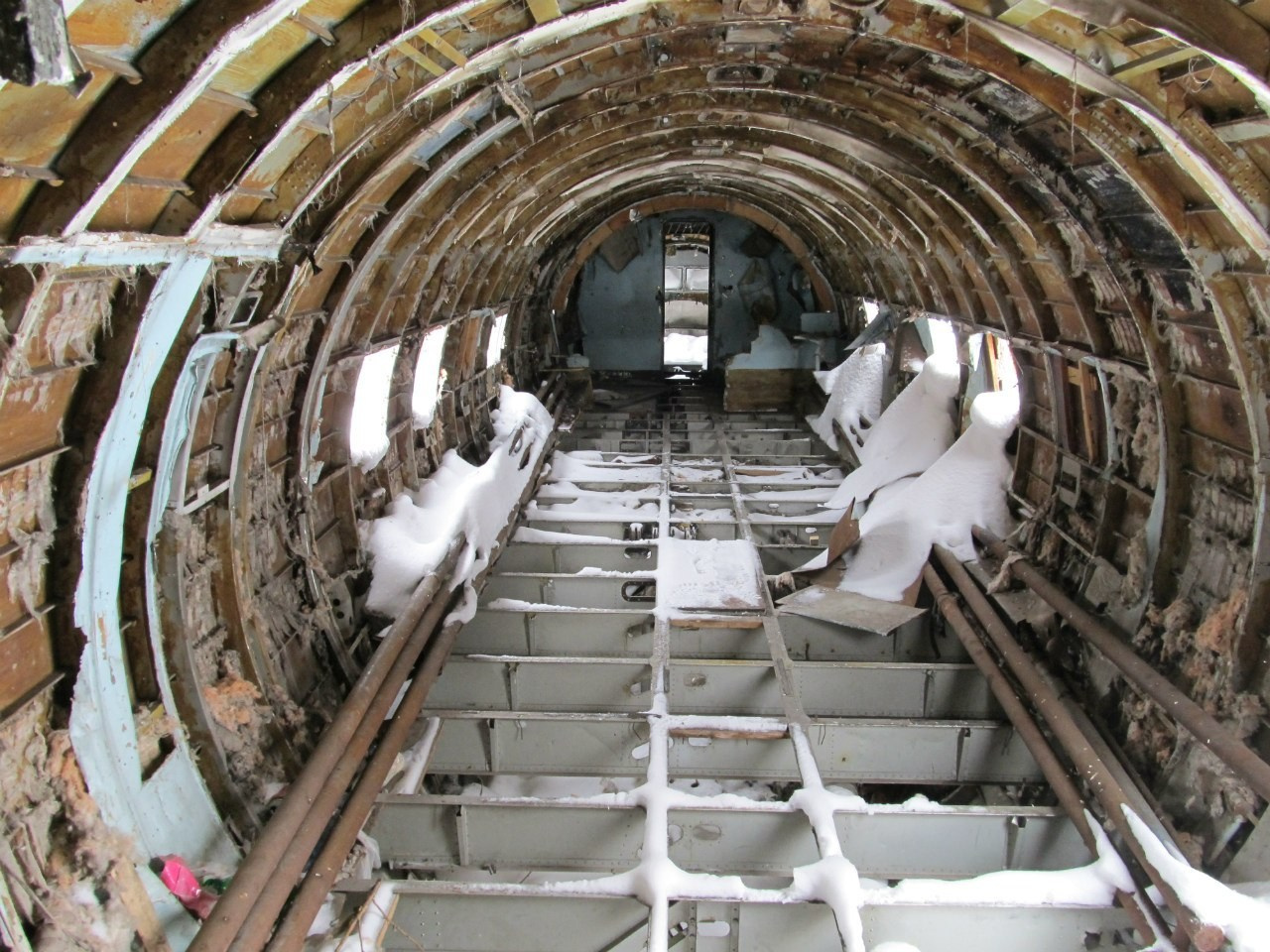 Ил-14 в Самаре. Фотоальбом показывающий увлекательный мир авиации и мир медведей Андрея Иванова